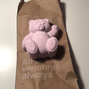 Lush - Butterbear Bath Bomb